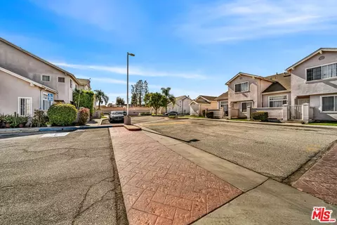 Exterior - 820 W Compton Blvd #17, Compton, CA 90220 photo 11 of 11