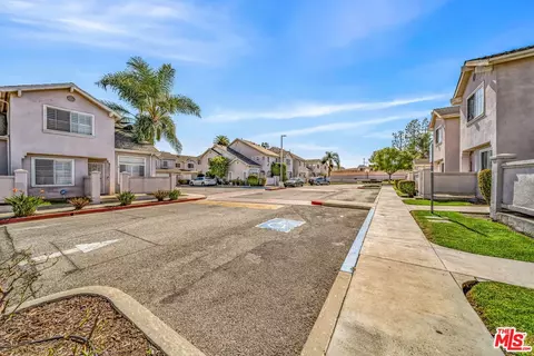 Exterior - 820 W Compton Blvd #17, Compton, CA 90220 photo 10 of 11