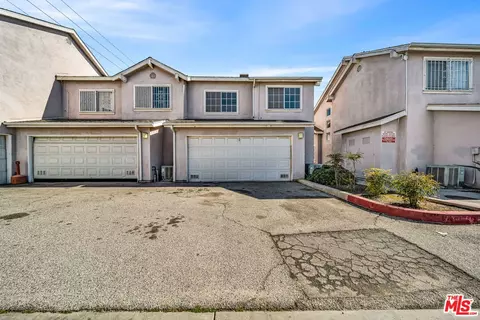 Exterior - 820 W Compton Blvd #17, Compton, CA 90220 photo 5 of 11