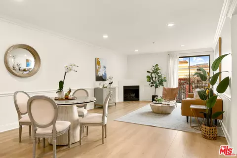 625 S Berendo St #203, Los Angeles, CA 90005