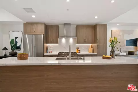 3806 Verona Ct, Los Angeles, CA 90066