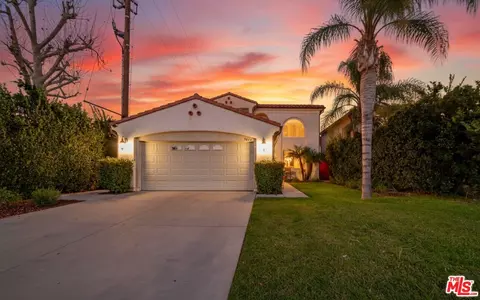 7466 Louise Ave, Lake Balboa, CA 91406