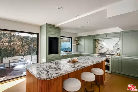 831 14th St #3, Santa Monica, CA 90403