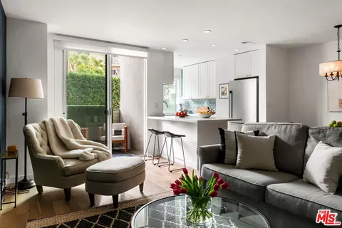 7250 Franklin Ave #101, Los Angeles, CA 90046