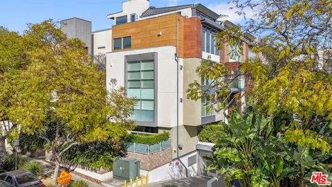 1250 N Harper Ave #302, Los Angeles, CA 90046