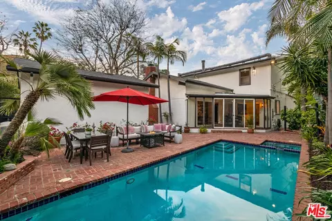 8606 Allenwood Rd, Los Angeles, CA 90046