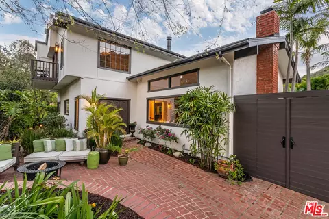 8606 Allenwood Rd, Los Angeles, CA 90046