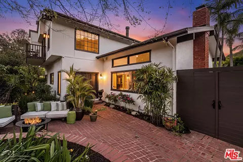 8606 Allenwood Rd, Los Angeles, CA 90046