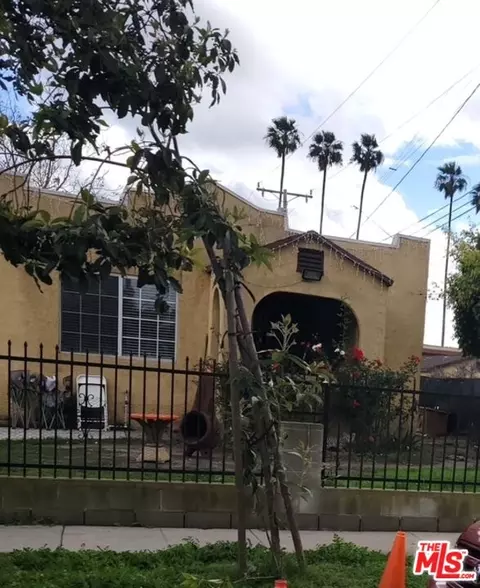 1216 E 84th St, Los Angeles, CA 90001