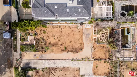 1142 Hartzell St, Pacific Palisades, CA 90272
