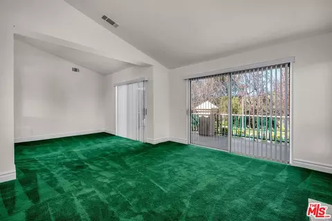 Living - 455 Kennerick Ln, Simi Valley, CA 93065 photo 3 of 5