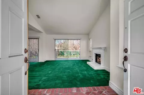 Living - 455 Kennerick Ln, Simi Valley, CA 93065 photo 1 of 5