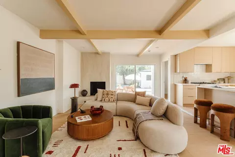 5250 Lemona Ave, Sherman Oaks, CA 91411