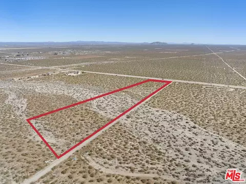 165 165th Ave #U4, Black Butte, CA 93591