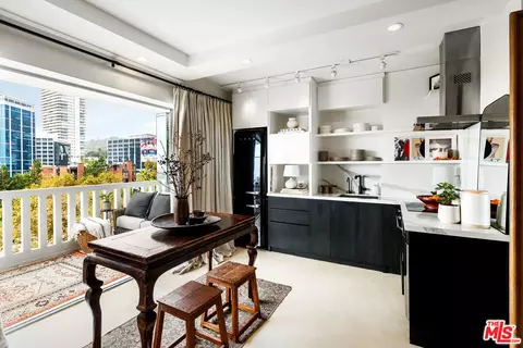 999 N Doheny Dr #811, West Hollywood, CA 90069