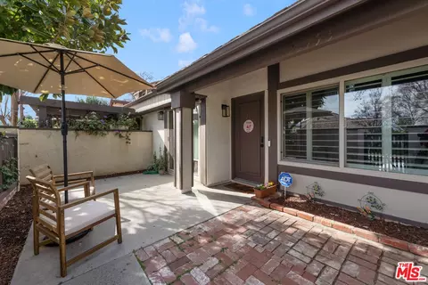 25795 Vista Fairways Dr, Valencia, CA 91355