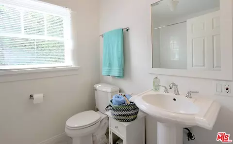 Bath - 301 N Hudson Ave, Pasadena, CA 91101 photo 2 of 2