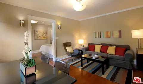 Living - 301 N Hudson Ave, Pasadena, CA 91101 photo 3 of 3