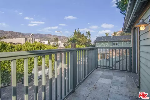 Exterior - 301 N Hudson Ave, Pasadena, CA 91101 photo 4 of 4