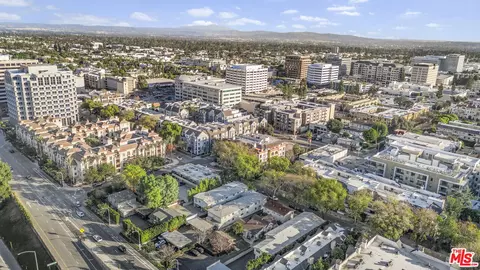 View/Area - 301 N Hudson Ave, Pasadena, CA 91101 photo 4 of 4