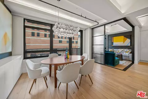 849 S Broadway #812, Los Angeles, CA 90014