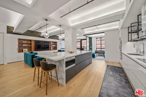 849 S Broadway #812, Los Angeles, CA 90014
