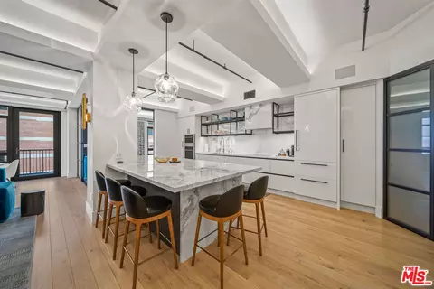 849 S Broadway #812, Los Angeles, CA 90014