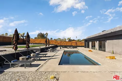 Exterior - 60323 La Mirada Trl, Joshua Tree, CA 92252 photo 11 of 15