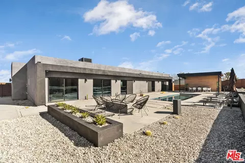 Exterior - 60323 La Mirada Trl, Joshua Tree, CA 92252 photo 10 of 15