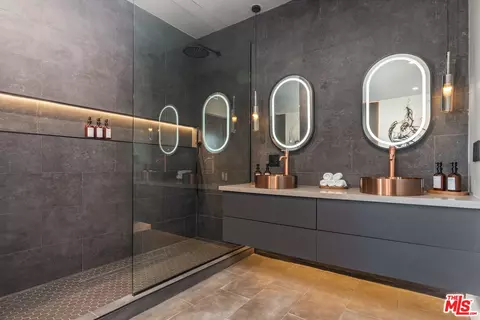 Bath - 60323 La Mirada Trl, Joshua Tree, CA 92252 photo 1 of 5