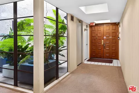 4822 Van Noord Ave #6, Sherman Oaks, CA 91423