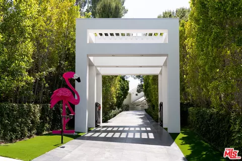 4101 Clarinda Dr, Tarzana, CA 91356