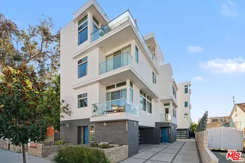 1951 Manning Ave, Los Angeles, CA 90025