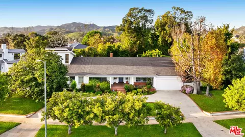13921 W Sunset Blvd, Pacific Palisades, CA 90272