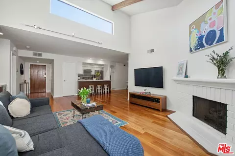1250 Amherst Ave #302, Los Angeles, CA 90025