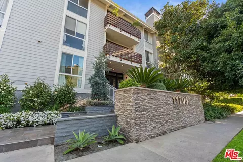 11706 Montana Ave #204, Los Angeles, CA 90049