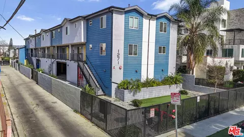 1271 W 39th Pl, Los Angeles, CA 90037