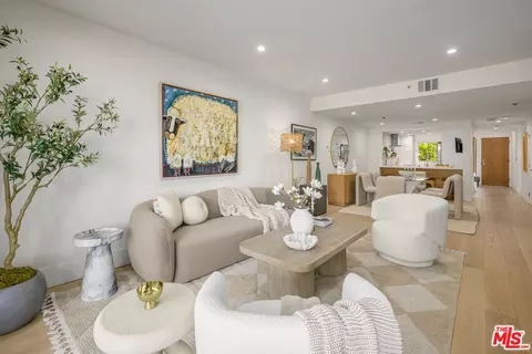 2940 Neilson Way #305, Santa Monica, CA 90405
