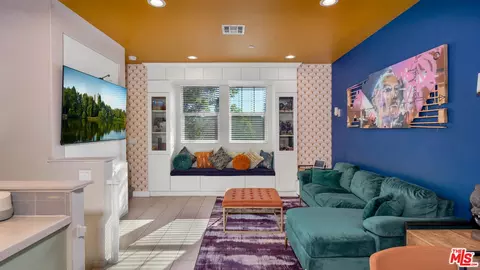 14104 W Chapparel Ln, Van Nuys, CA 91405