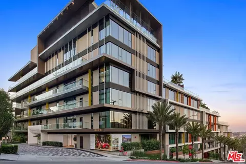 8420 W Sunset Blvd #307, West Hollywood, CA 90069