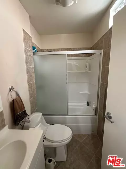 Bath - 7304 Canby Ave, Reseda, CA 91335 photo 2 of 5