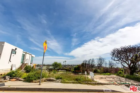 720 Lachman Ln, Pacific Palisades, CA 90272