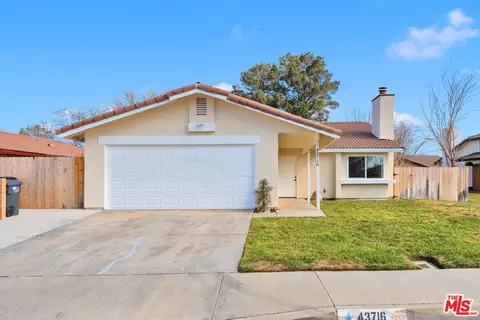 43716 La Paz Ln, Lancaster, CA 93535