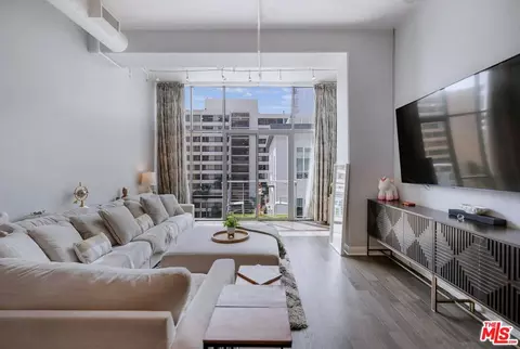 645 W 9th St #740, Los Angeles, CA 90015