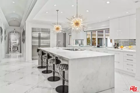 1455 Rising Gln, Los Angeles, CA 90069