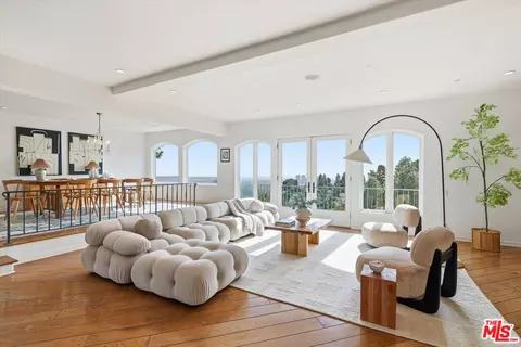 1284 Lago Vista Dr, Beverly Hills, CA 90210