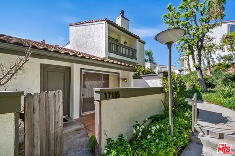 17105 Palisades Cir, Pacific Palisades, CA 90272