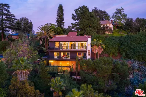 5690 Hill Oak Dr, Los Angeles, CA 90068