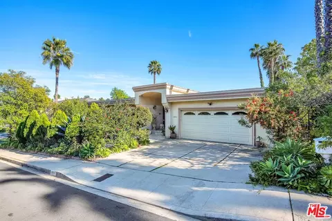10810 Via Verona St, Los Angeles, CA 90077