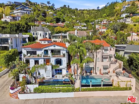 8237 Roxbury Rd, Los Angeles, CA 90069